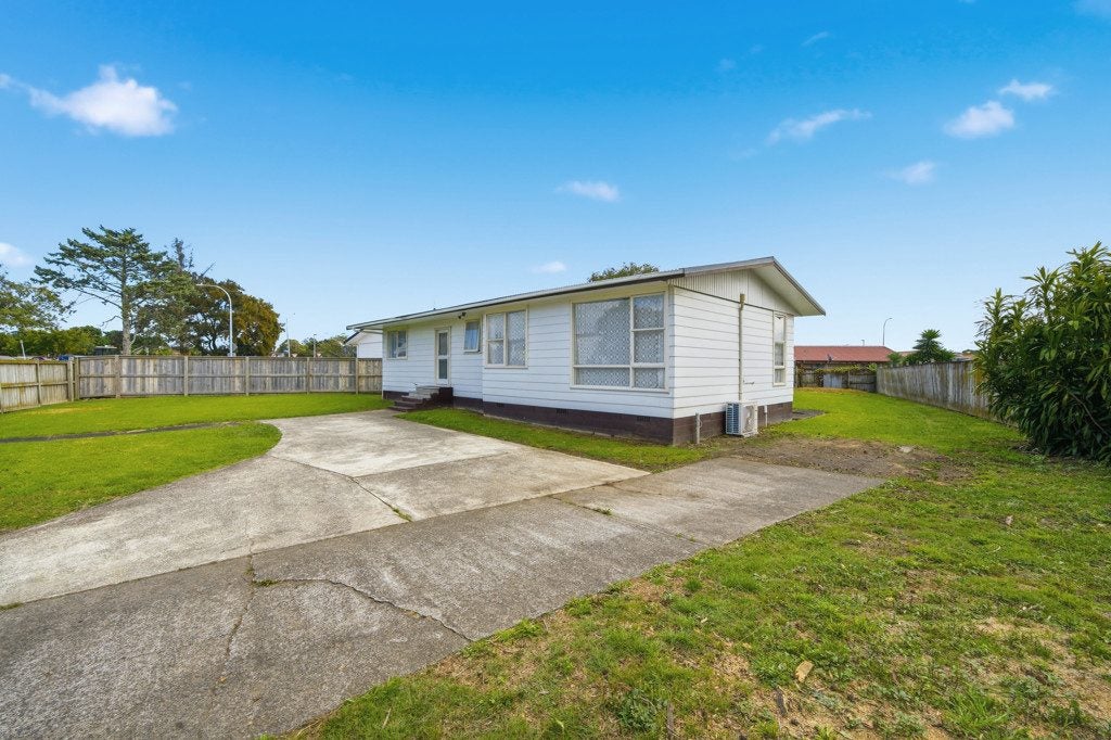 6 Comet Crescent, Mangere, Auckland - Carousel 1