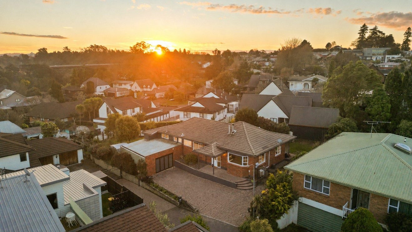 10 Sheriff Place, Riverlea, Hamilton - Carousel 1