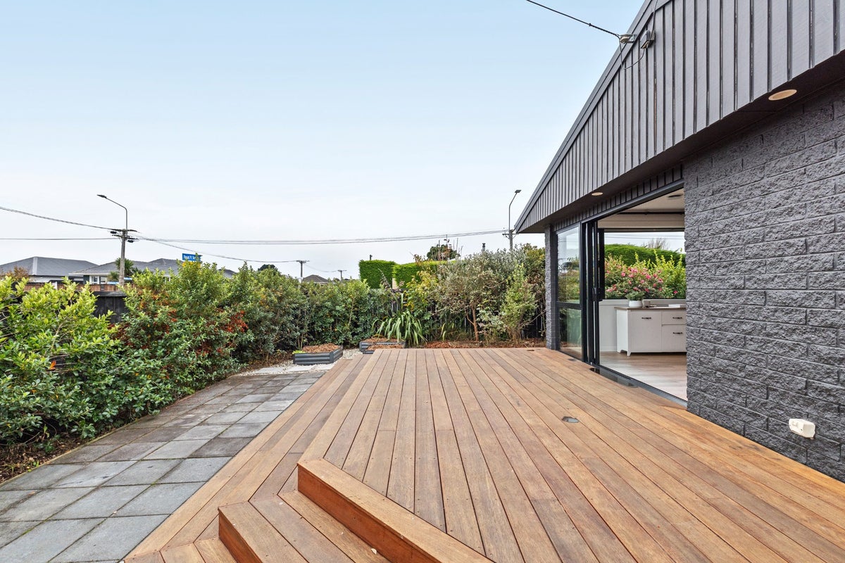 190 Estuary Road, South New Brighton, Christchurch - Carousel 1