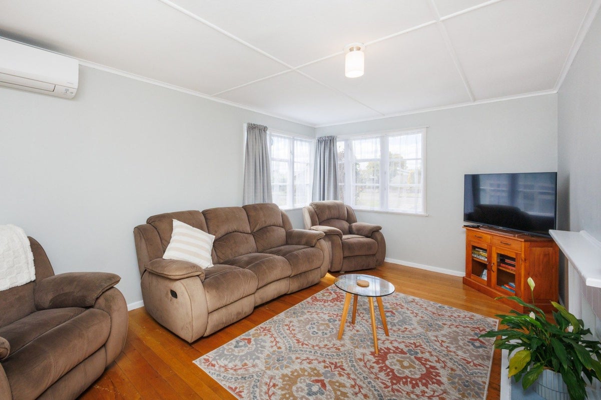 50 Clyde Crescent, Roslyn, Palmerston North - Carousel 2
