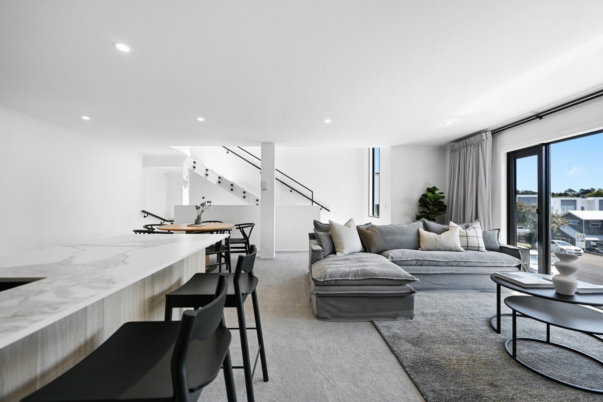 4/1 Palmerston Street, Hamilton Central, Hamilton - Carousel 2