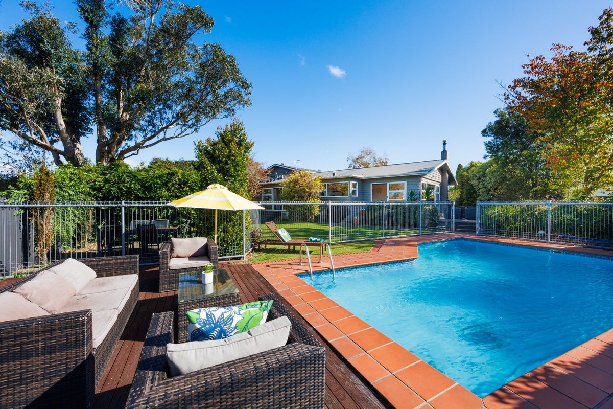 11 Squires Place, Awapuni, Palmerston North - Carousel 1