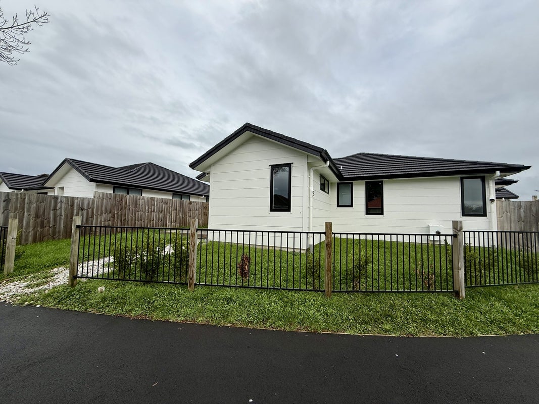 2/32 Ross Crescent, Fairfield, Hamilton - Carousel 1