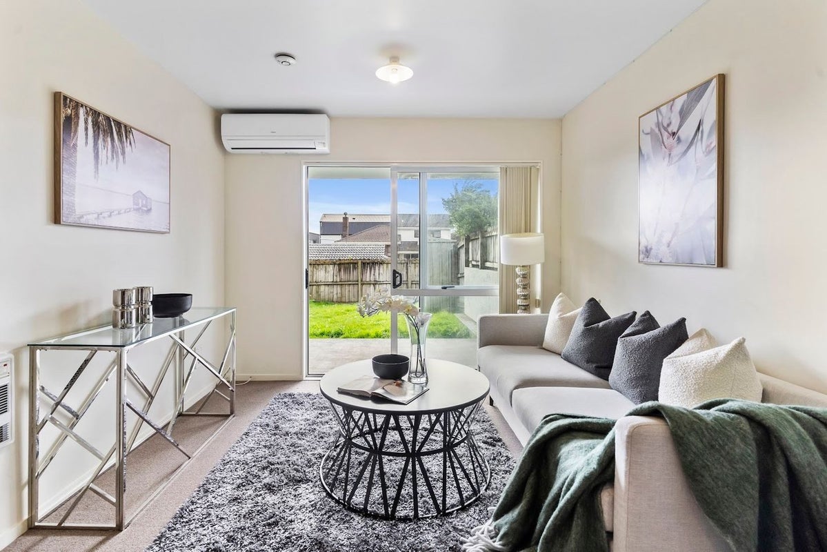 1/242 Great North Road, Henderson, Auckland - Carousel 1