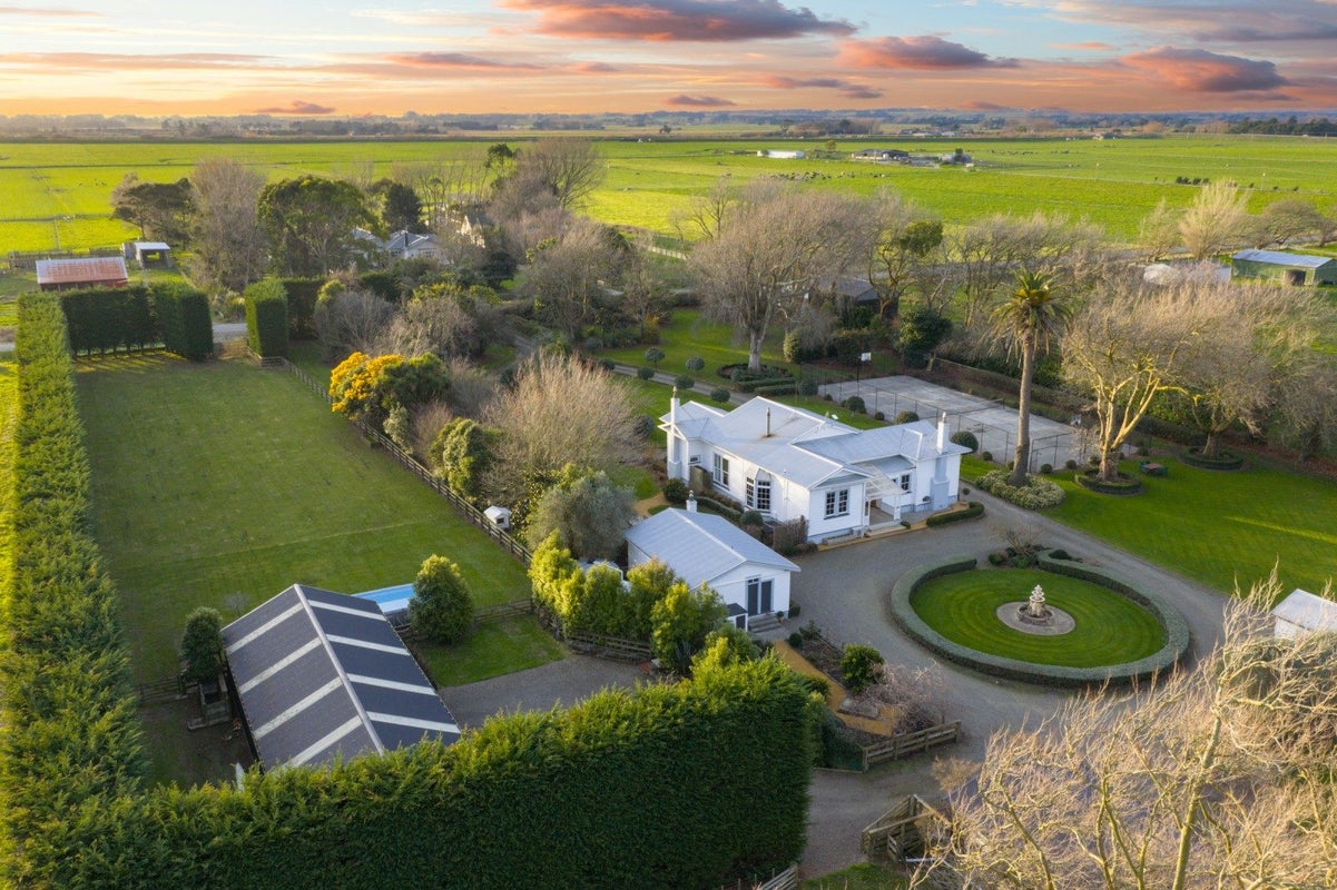 105 Lockwood Road, Kairanga, Palmerston North - Carousel 1