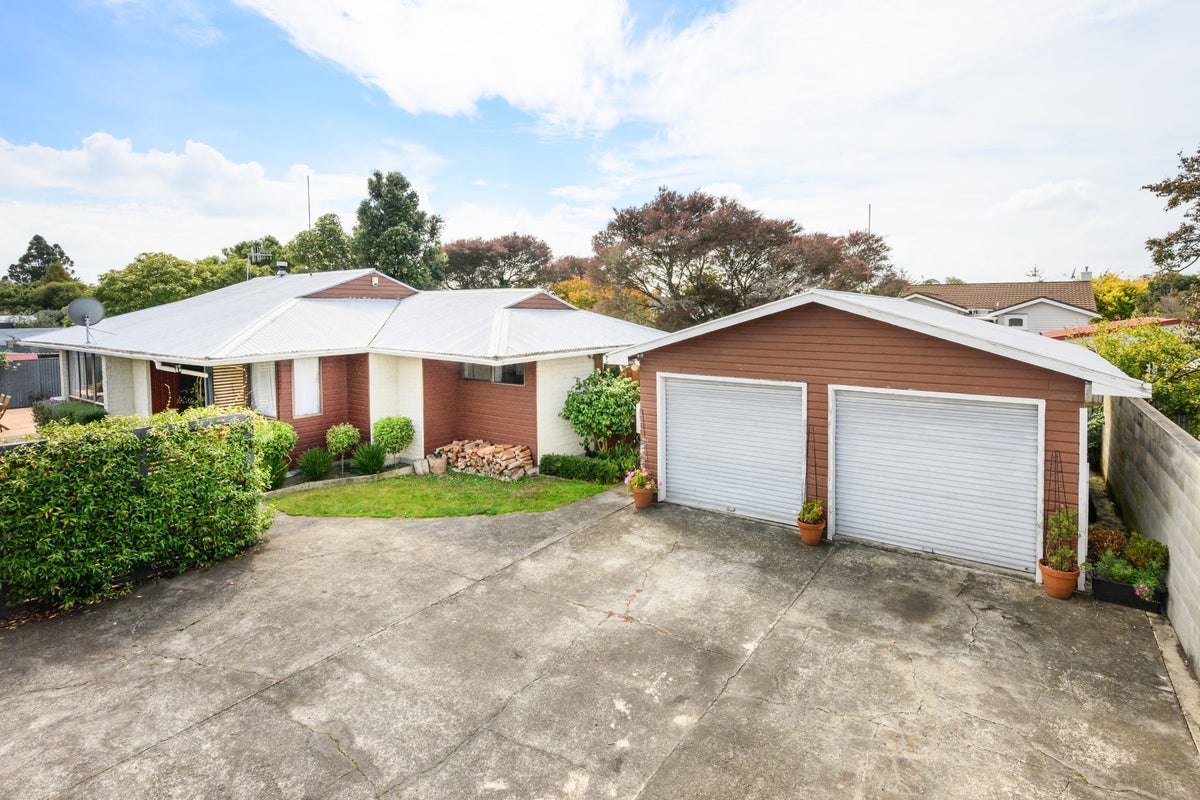 83 Shamrock Street, Takaro, Palmerston North - Carousel 2