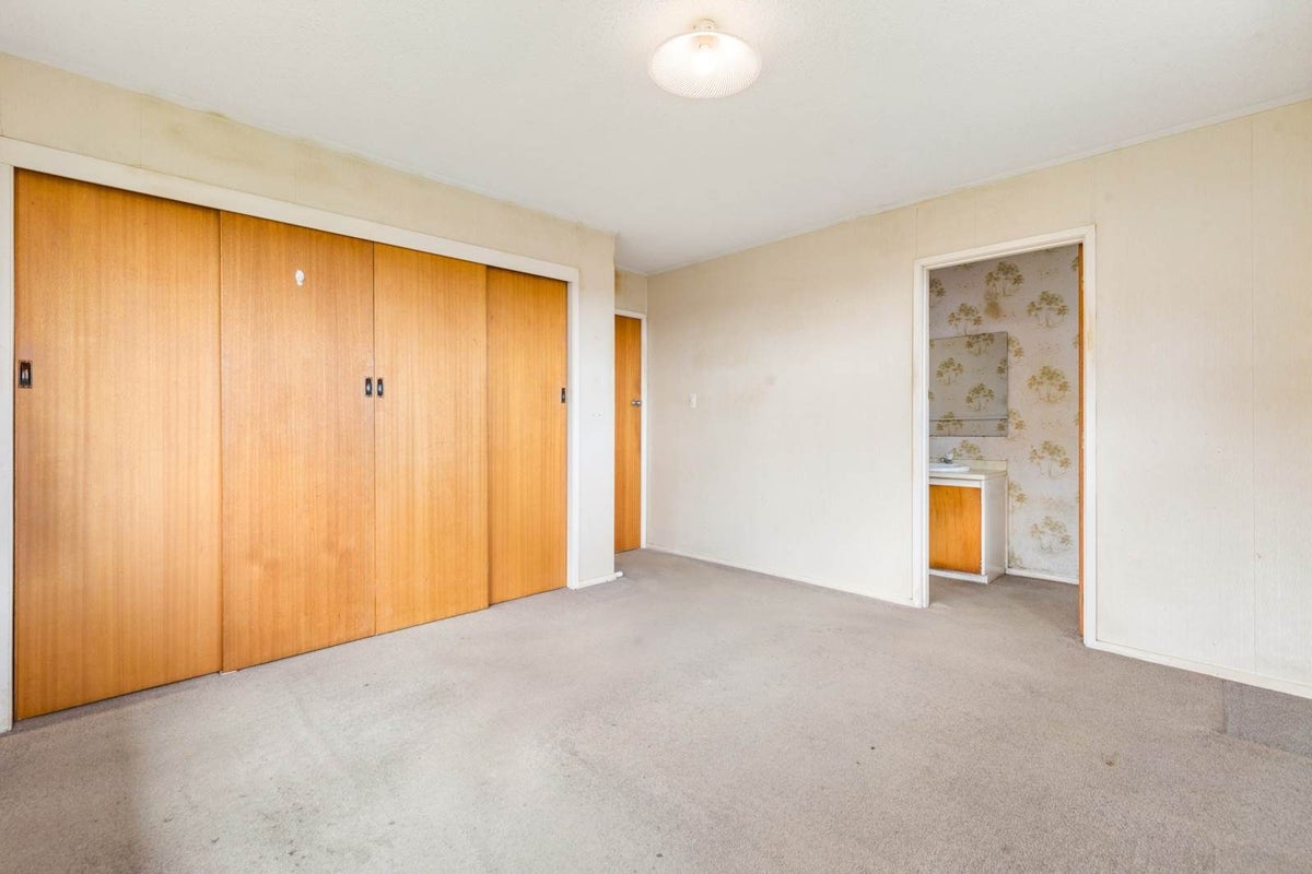 134 Sandspit Road, Shelly Park, Auckland - Carousel 17