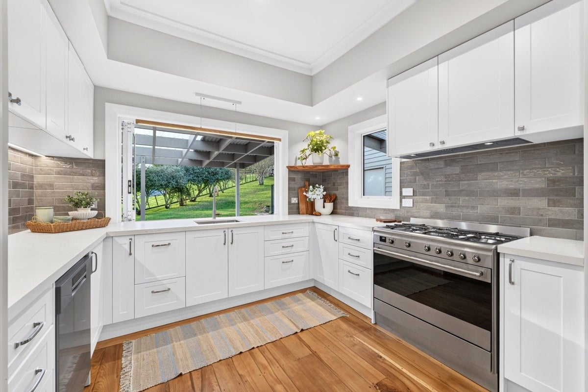 750 Ridge Road, Albany - Carousel 2