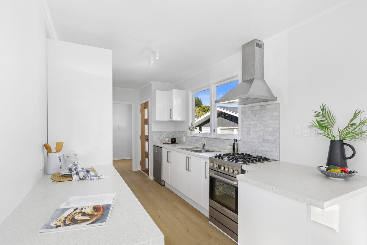 40 Momona Street, Wainuiomata, Lower Hutt - Carousel 2