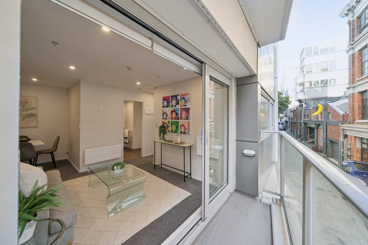 121/74 Taranaki Street, Te Aro, Wellington - Carousel 1