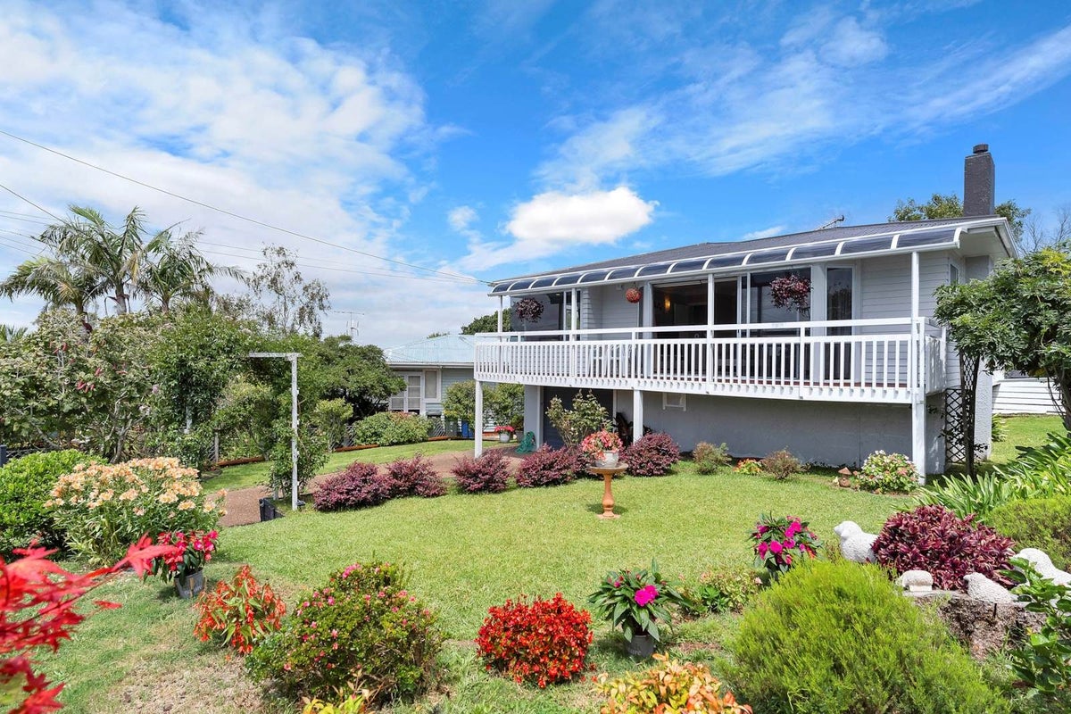 714 East Coast Road, Pinehill, Auckland - Carousel 1