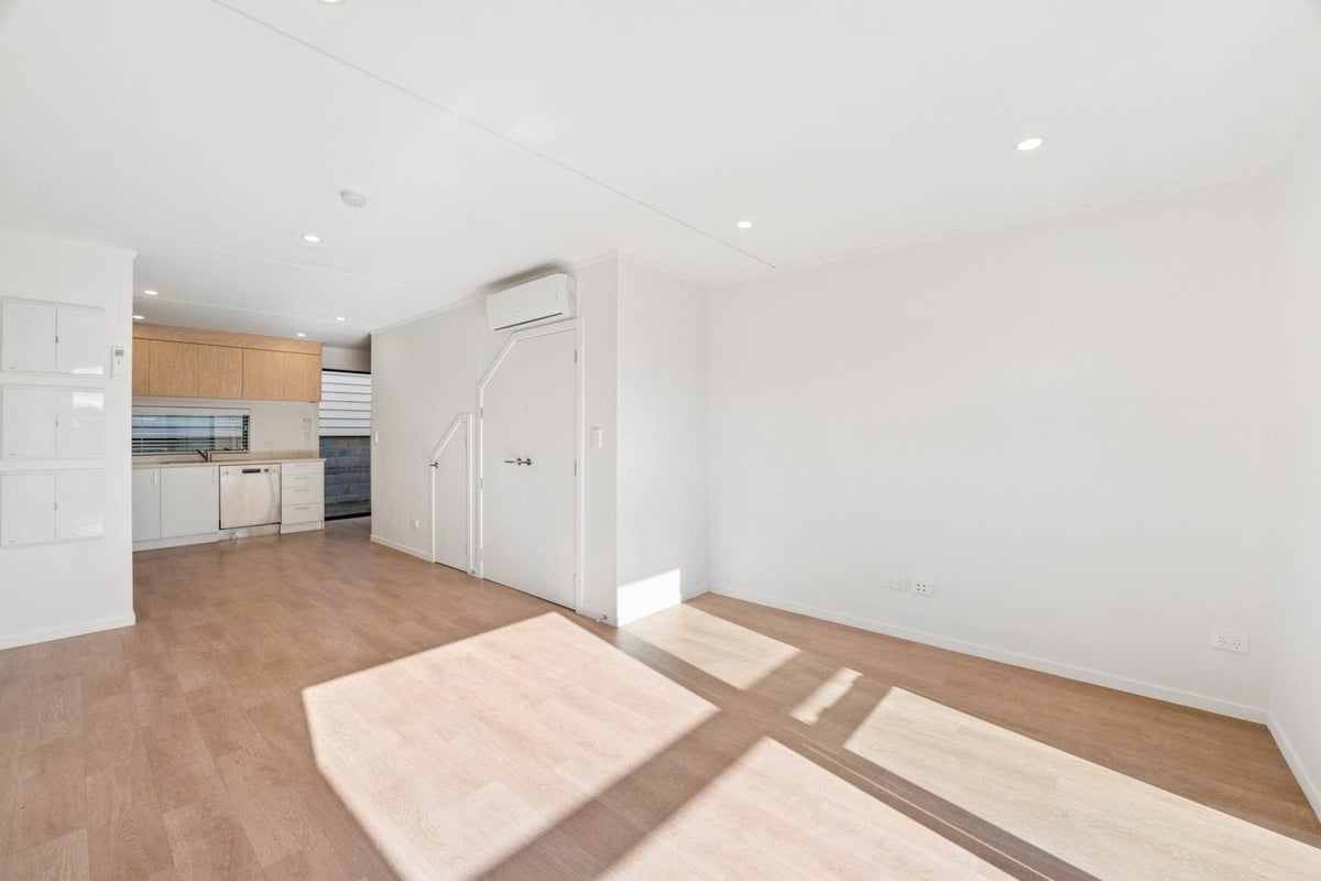 3/267 Main Highway, Ellerslie, Auckland - Carousel 23
