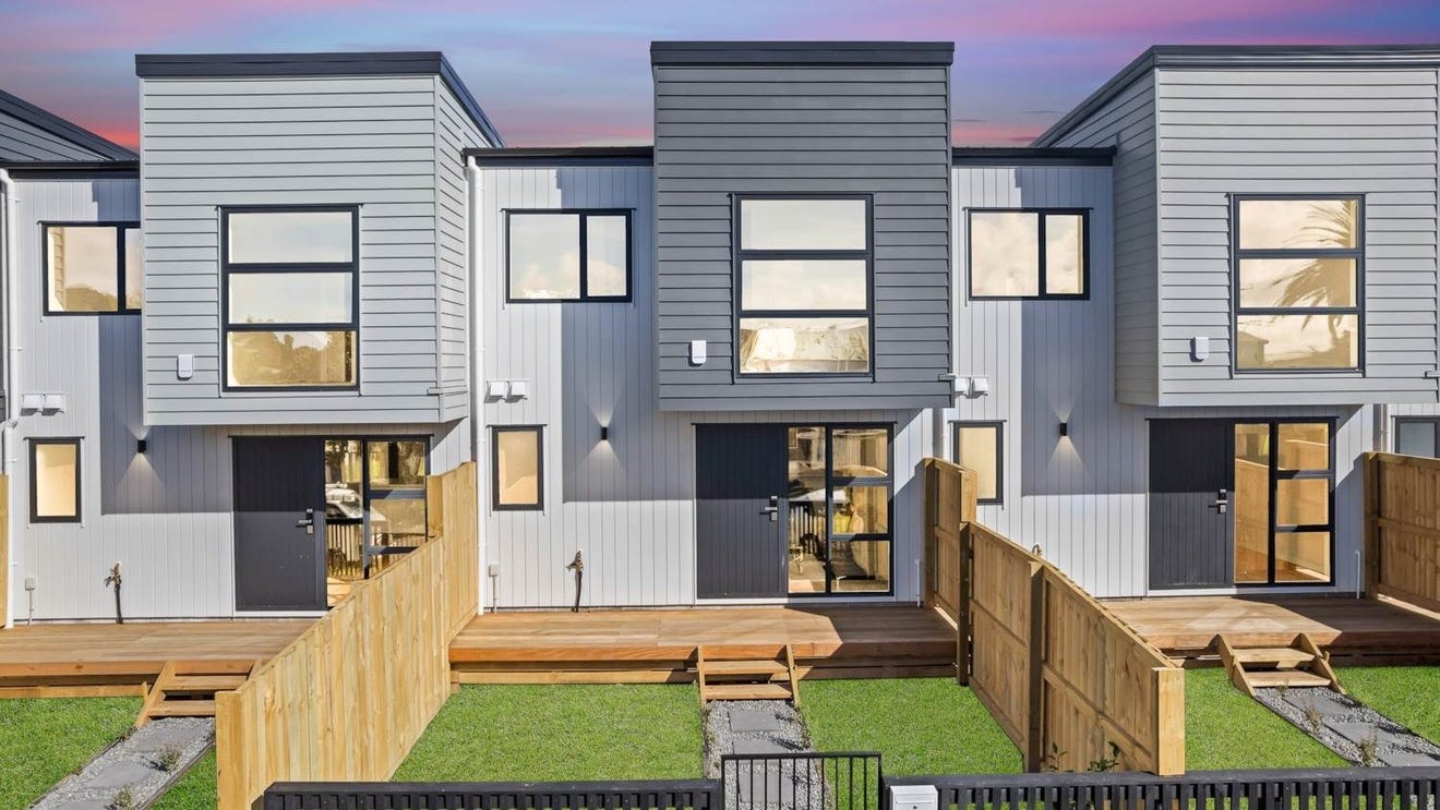 1/1 Benita Place, Sunnyvale, Auckland - Carousel 1