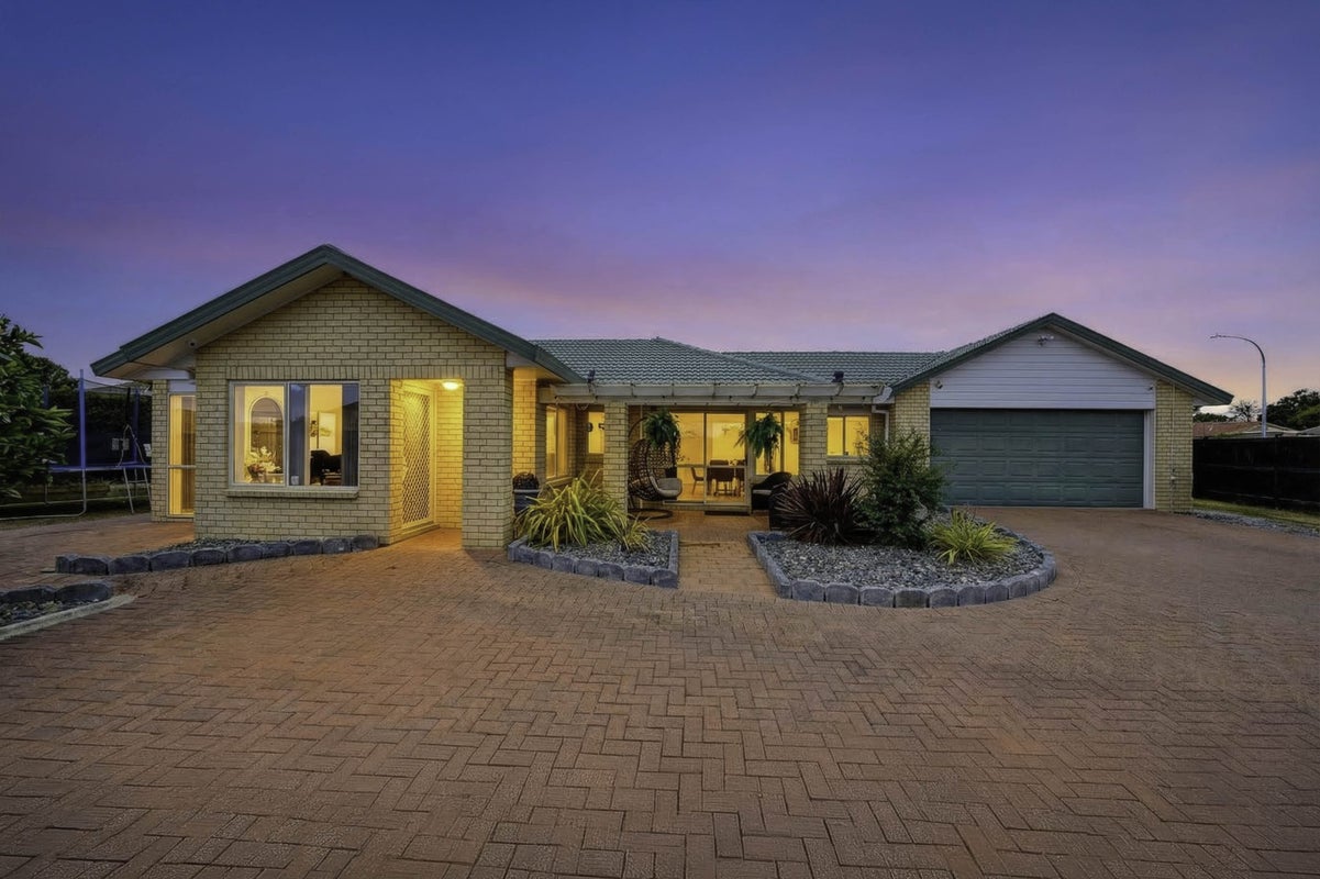 7 Sheriff Place, Randwick Park, Auckland - Carousel 1