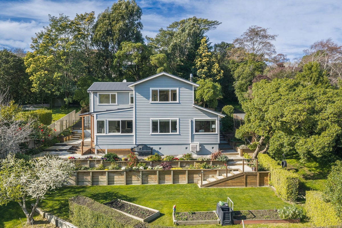 2 Leyden Terrace, Andersons Bay, Dunedin - Carousel 2