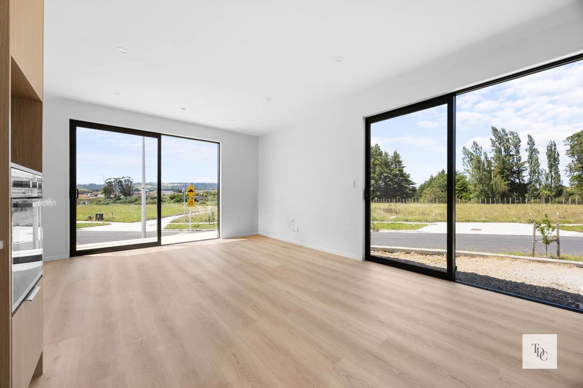 18 Waipaheke Crescent, Karaka, Papakura - Carousel 2