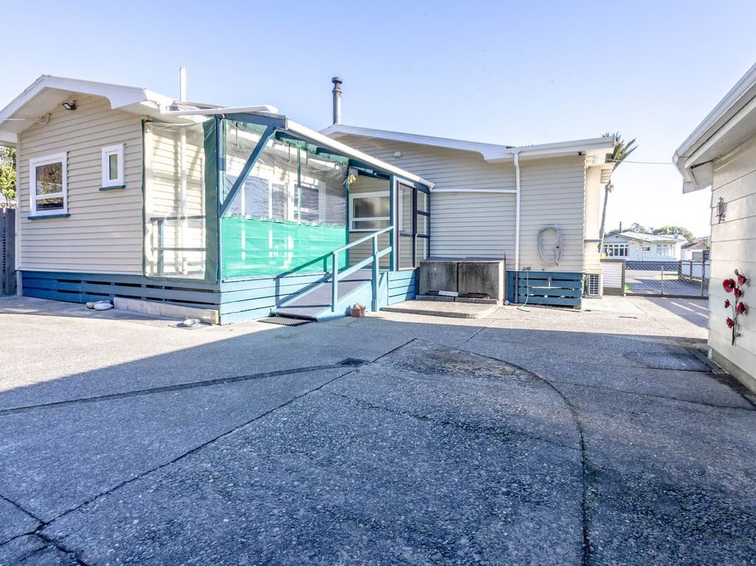 27 Byron Street, Greymouth, Greymouth - Carousel 50