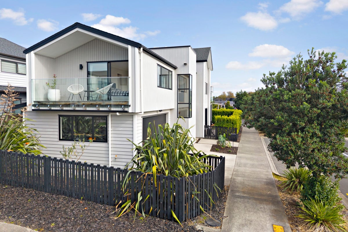 14 Mantis Lane, Hobsonville, Auckland - Carousel 2