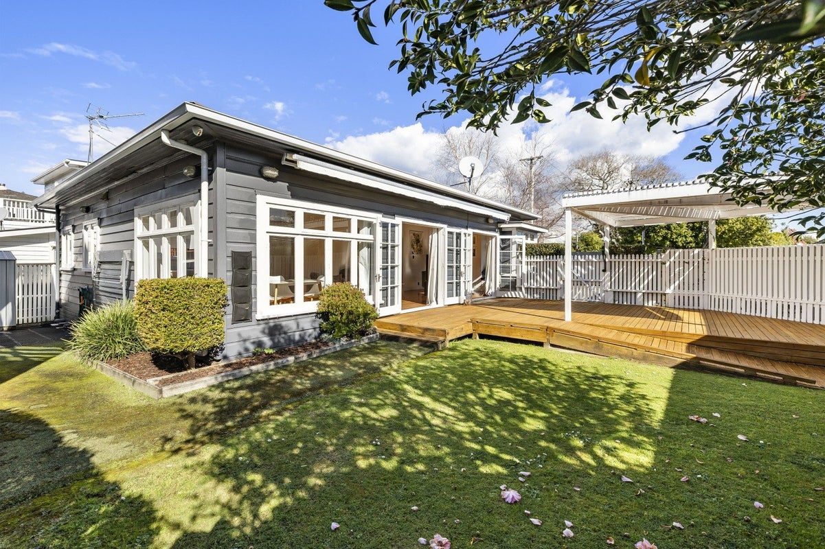 47 View Road, Mount Eden, Auckland - Carousel 1