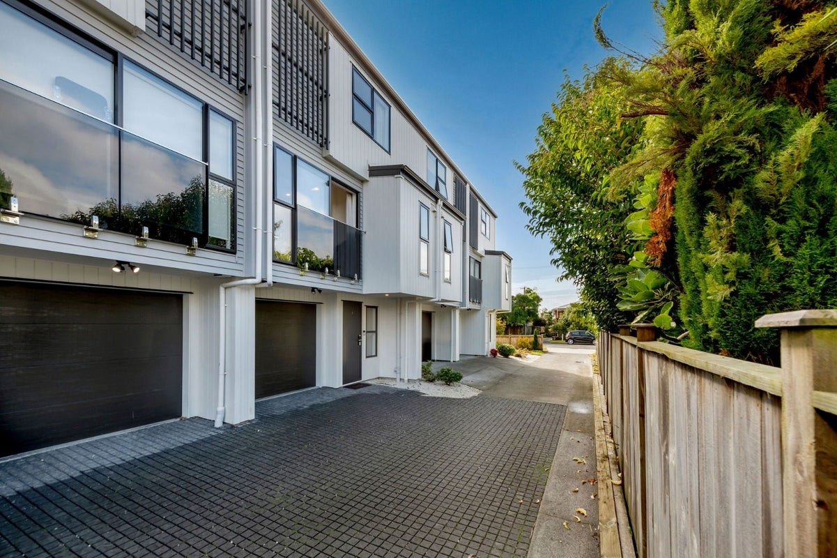 3/14 Kerswill Place, Pakuranga, Auckland - Carousel 1