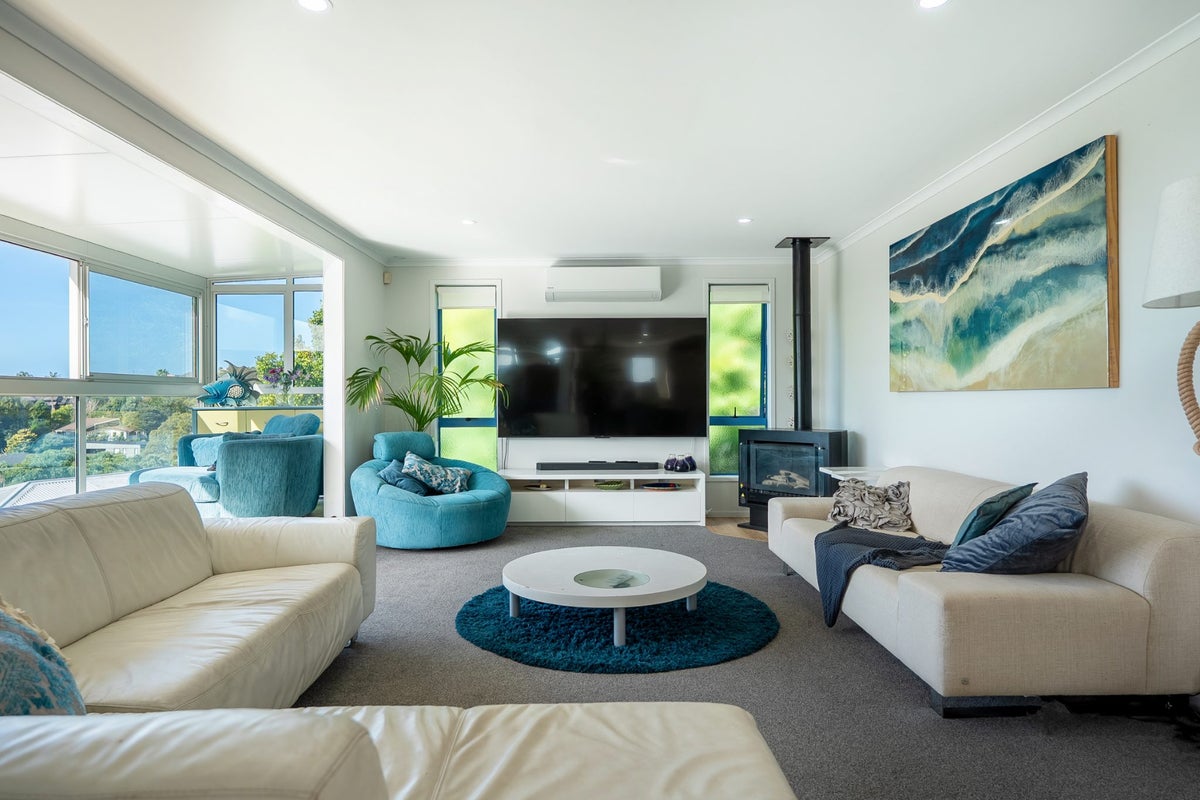 1015 Beach Road, TORBAY, AUCKLAND - Carousel 2