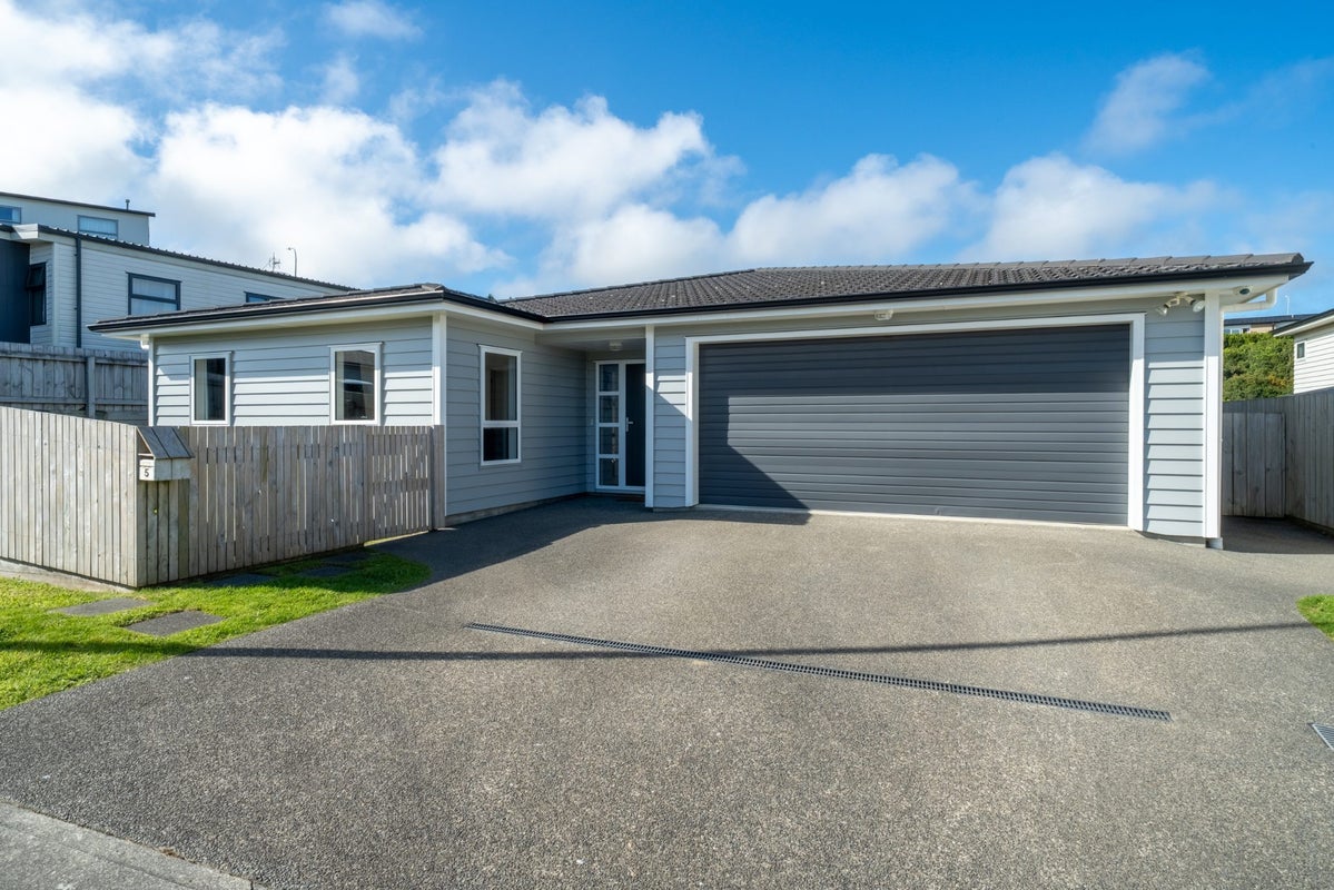 5 Belize Grove, Grenada Village, Wellington - Carousel 1