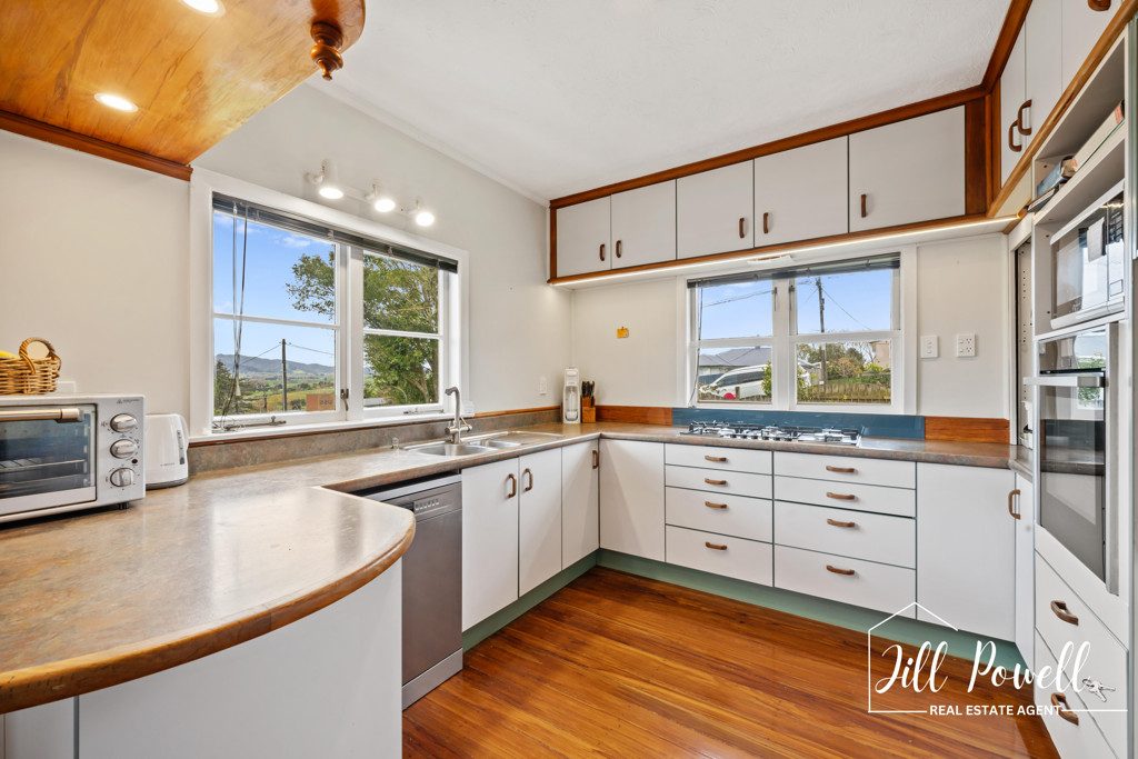 13 View Street, Maungaturoto - Carousel 1