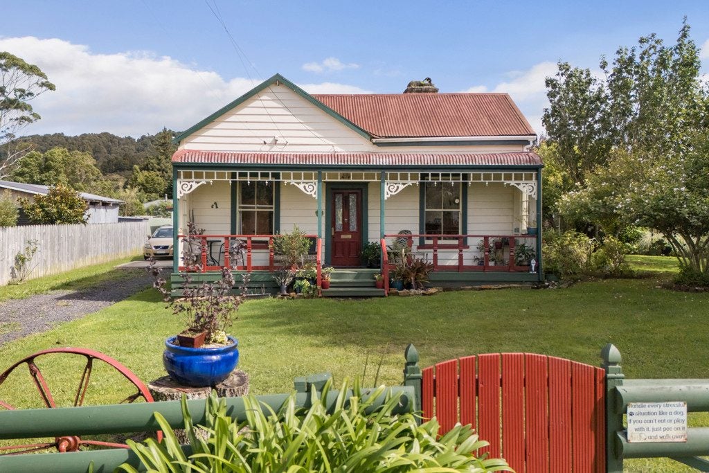 10A Queen Street, Waikino, Waihi - Carousel 1