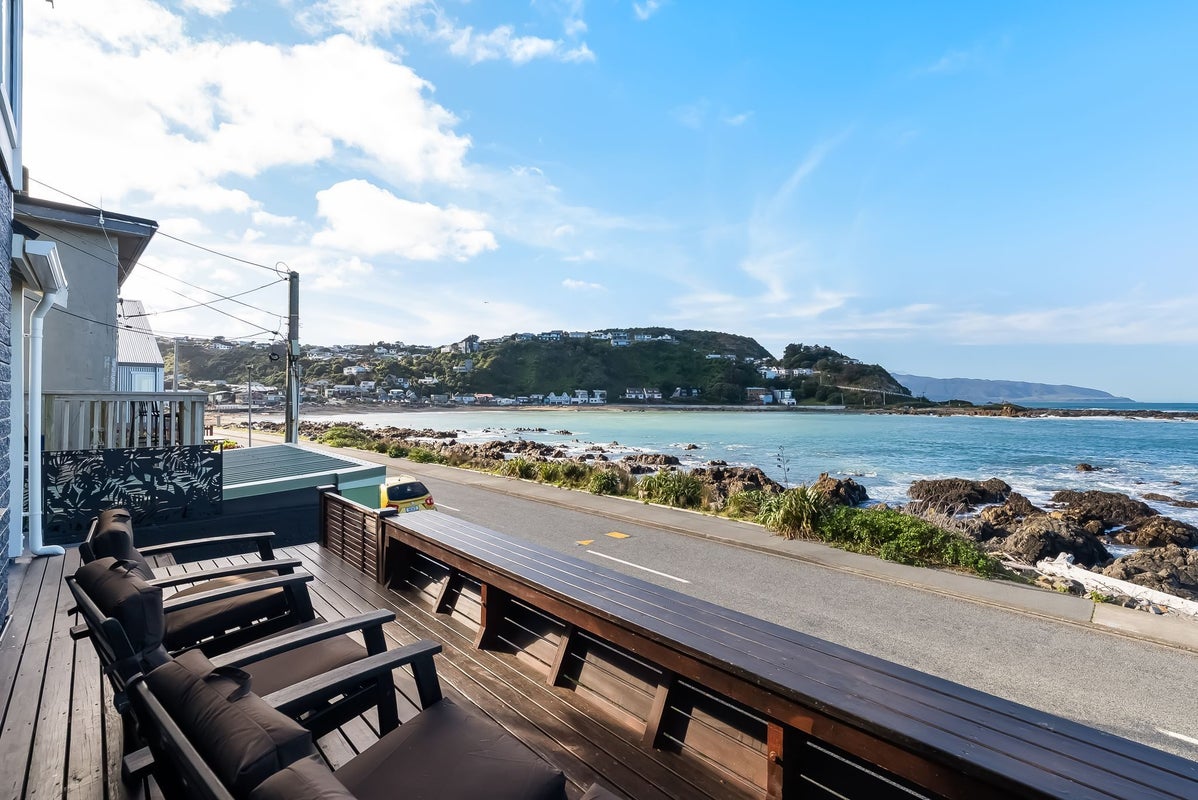 2/104 Owhiro Bay Parade, Owhiro Bay, Wellington - Carousel 2