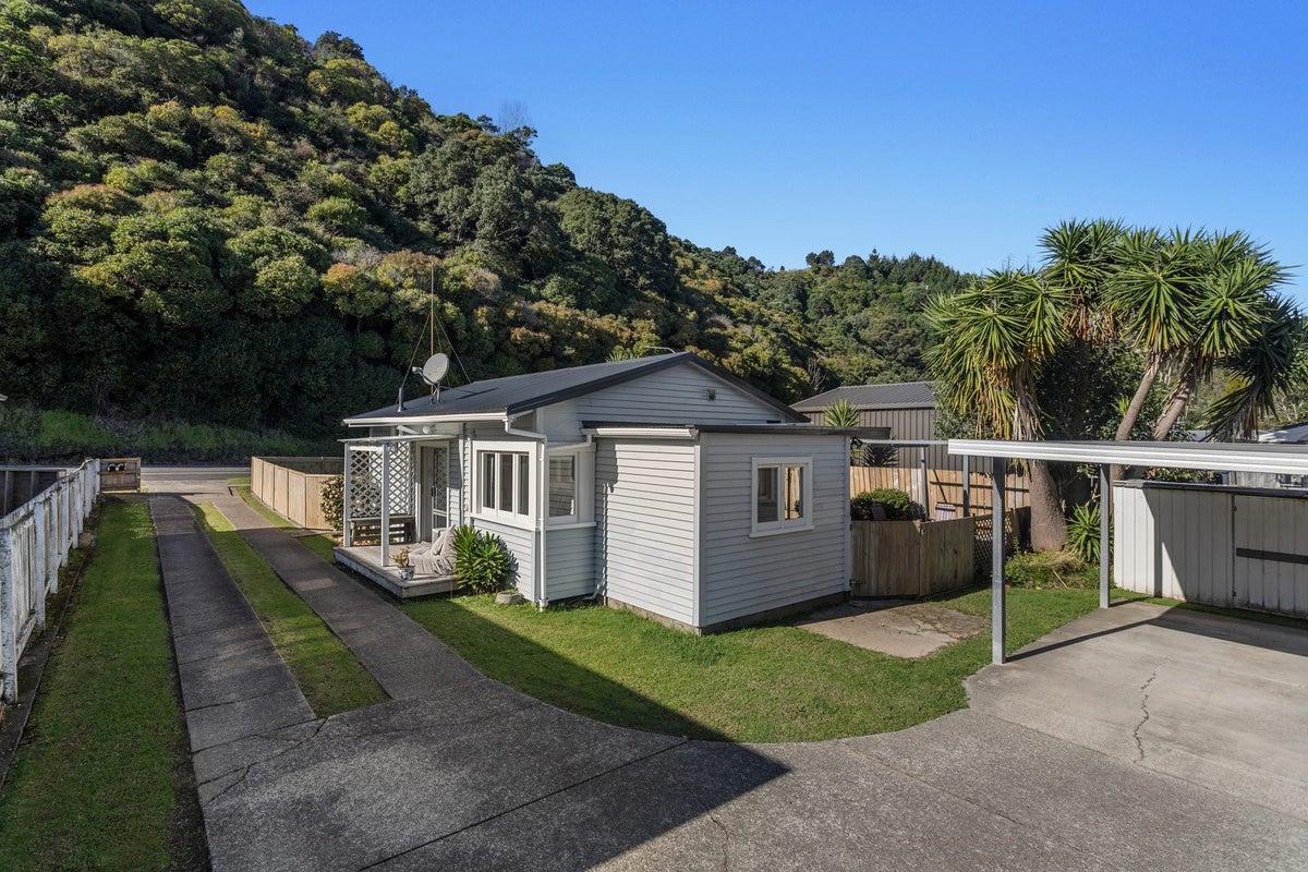 12 Valley Road, Whakatane, Whakatane - Carousel 1
