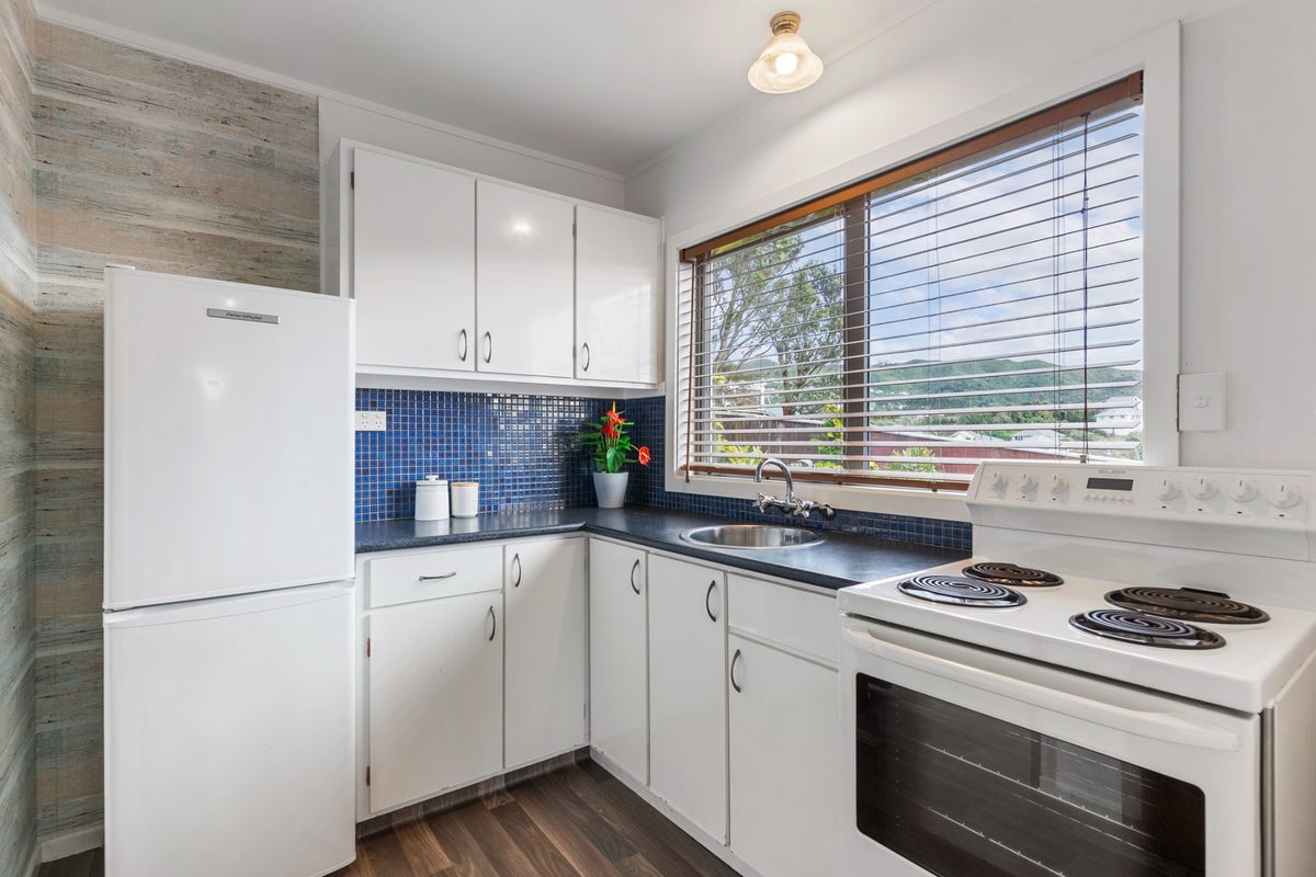2/74 Dominion Park Street, Johnsonville, Wellington - Carousel 2