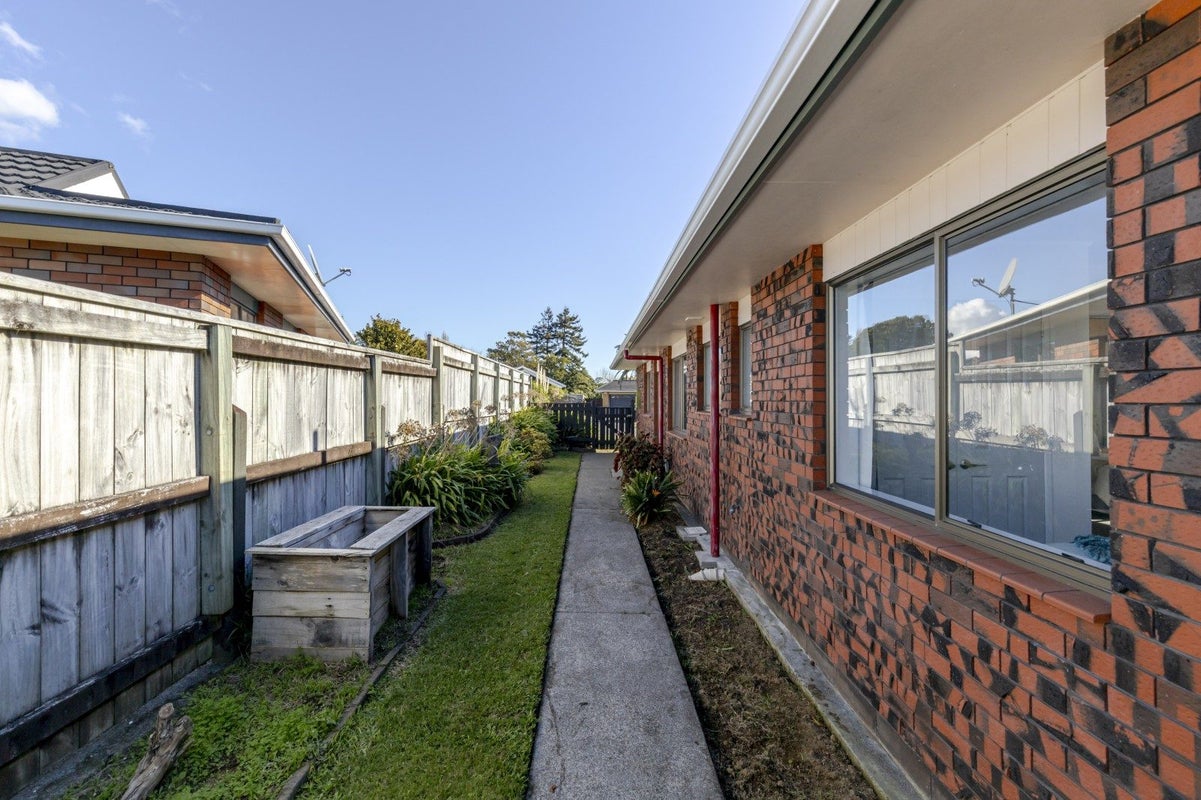 60 Heta Road, Highlands Park, New Plymouth - Carousel 23