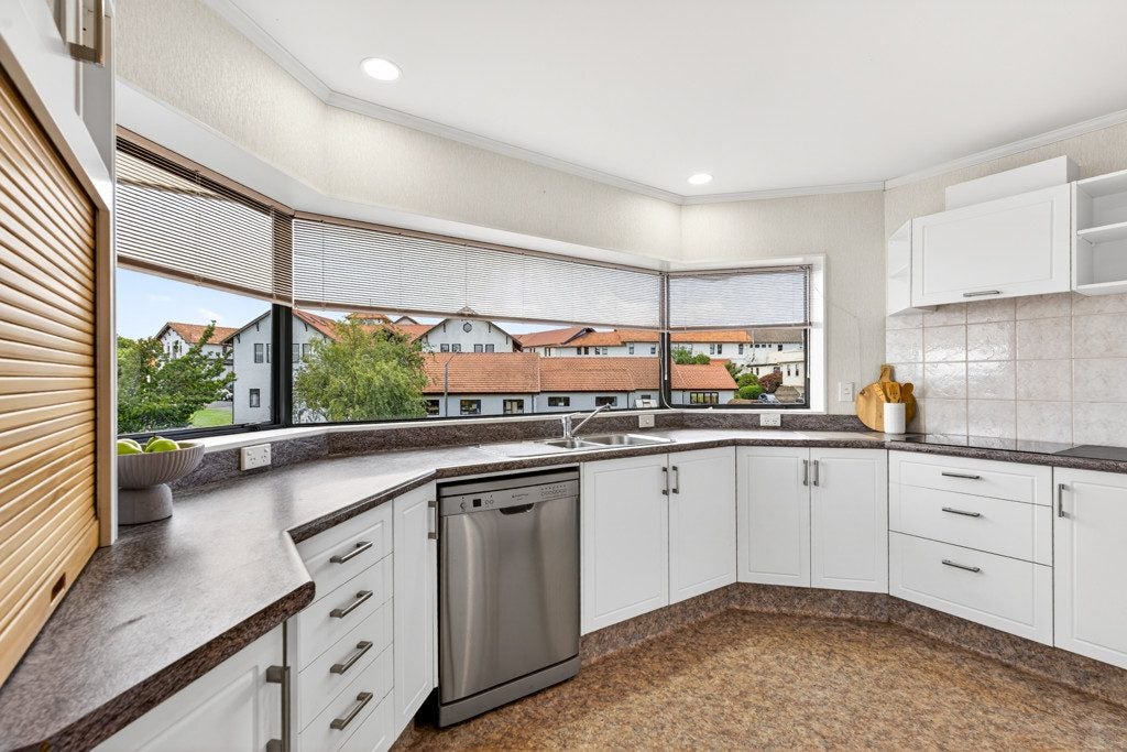 4 Woodford Heights, Havelock North, Havelock North - Carousel 2