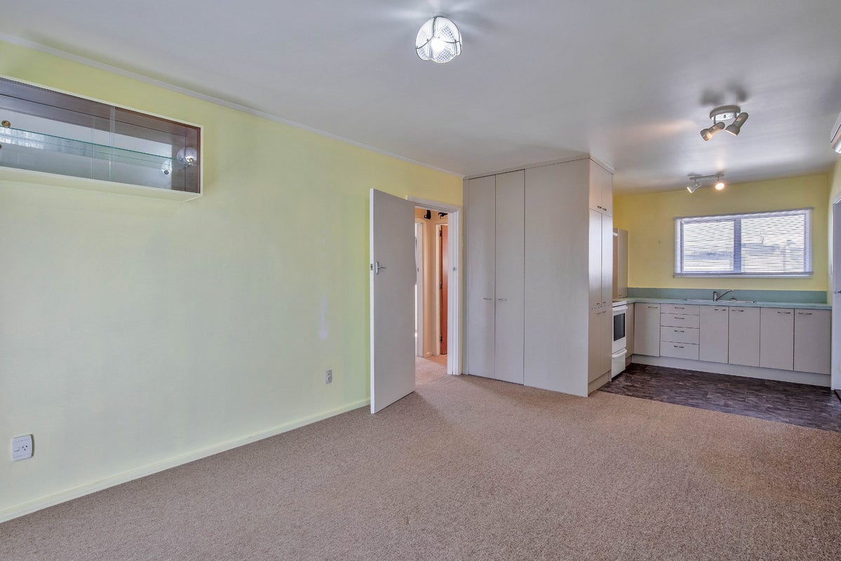 1A Witham Street, Hornby, Christchurch - Carousel 2