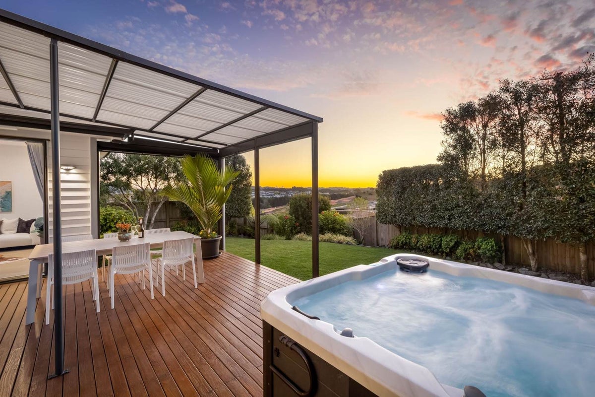 38 Harvest Avenue, Orewa, Orewa - Carousel 1