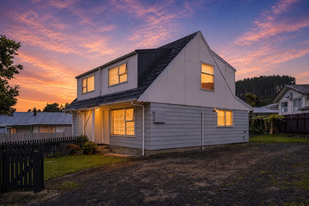 2/13 Japonica Crescent, Ranui, Porirua - Carousel 1