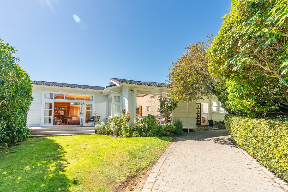 169 Wadestown Road, Wadestown, Wellington - Carousel 1