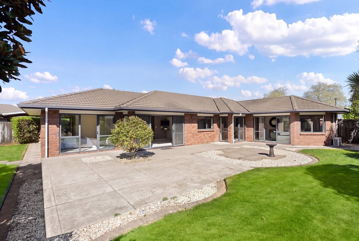 8 Christy Brown Place, Leamington, Cambridge - Carousel 1