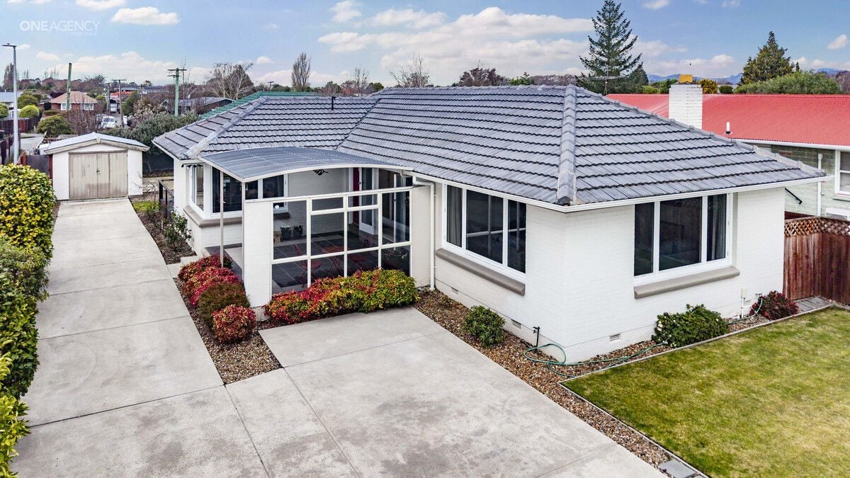 262 Main North Road, Redwood, Christchurch - Carousel 1