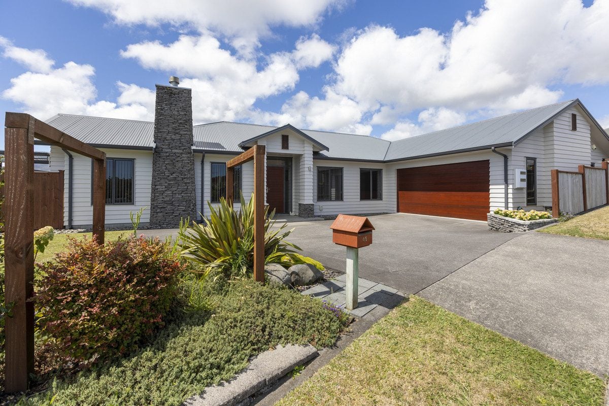 48 Karamea Street, Whalers Gate, New Plymouth - Carousel 1
