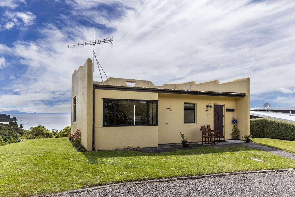 18 Turangitukua Terrace, Kuratau, Turangi - Carousel 2