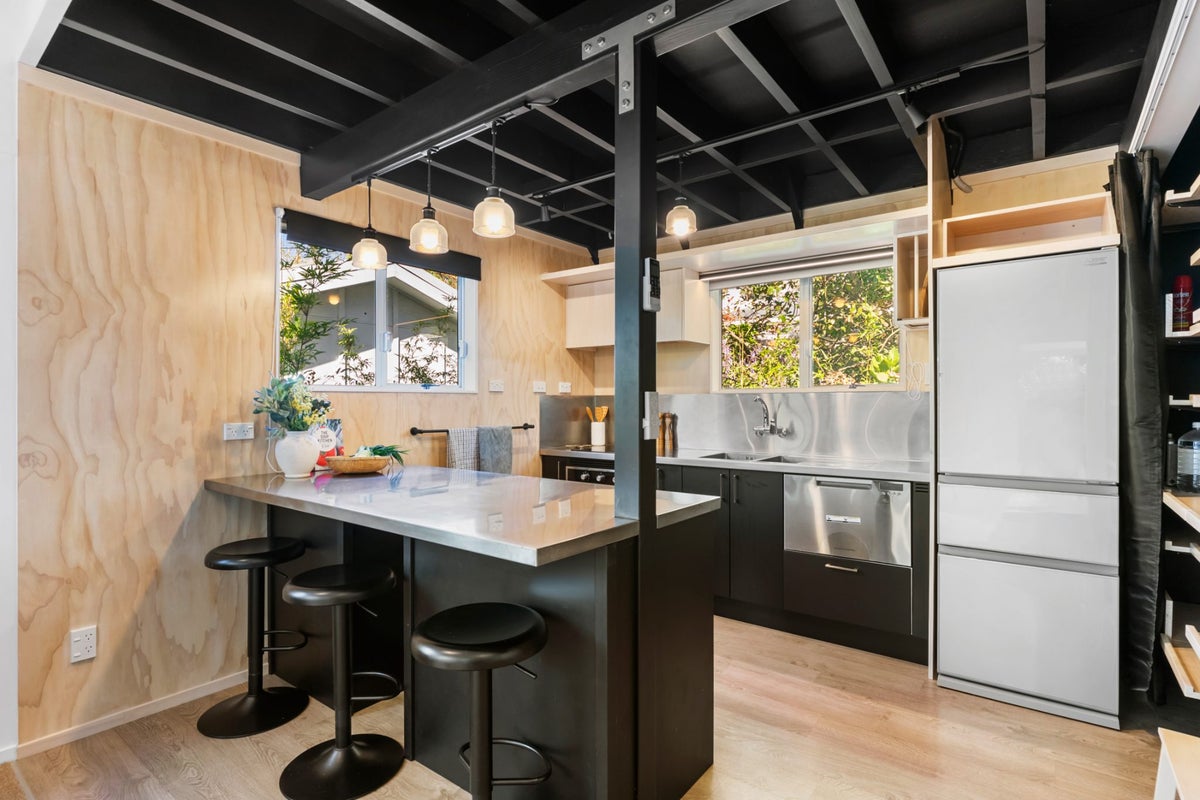 137 Aro Street, Aro Valley, Wellington - Carousel 2