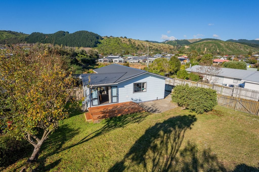 410 Mazengarb Road, Paraparaumu - Carousel 1