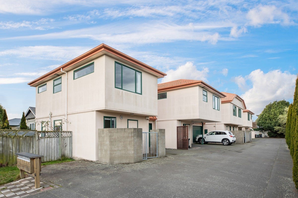 68 Thackeray Place, Waltham, Christchurch - Carousel 1