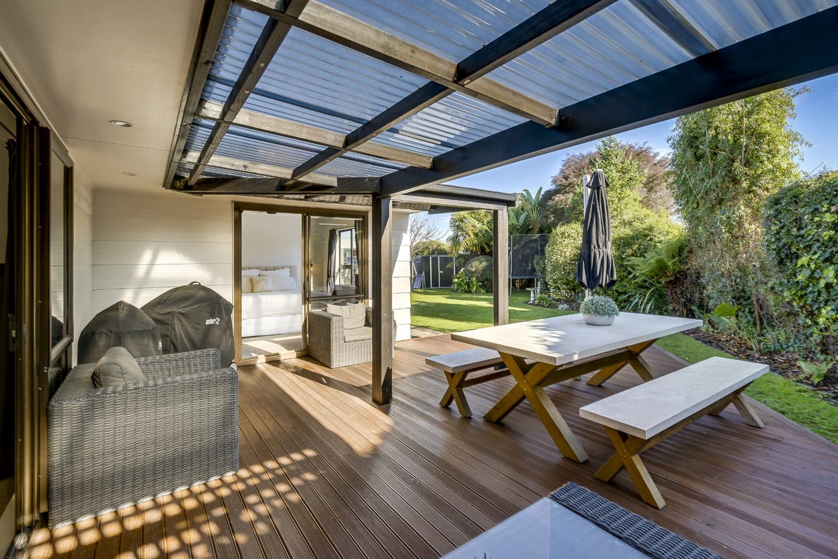27 McKeefry Avenue, Greenmeadows, Napier - Carousel 21