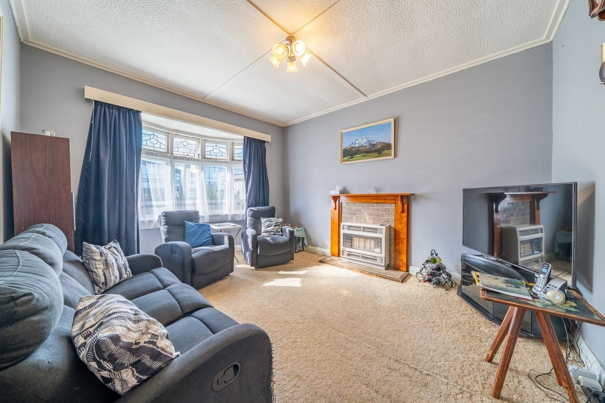 26 Bouverie Street, Petone, Lower Hutt - Carousel 2