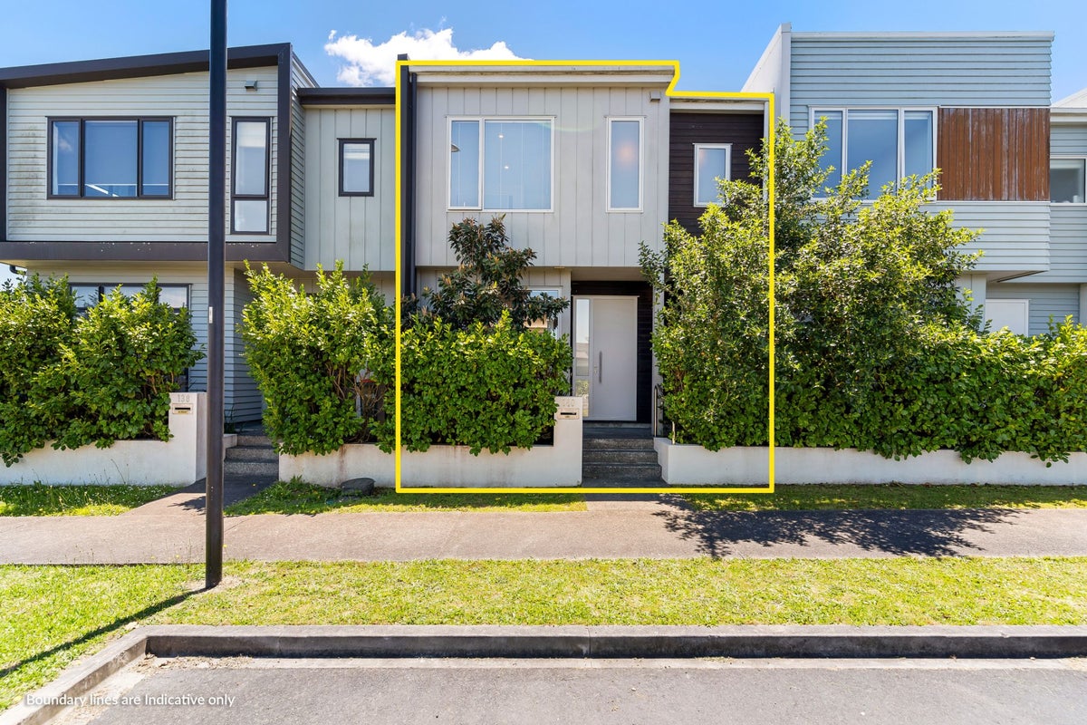 140 Seventh View Avenue, Beachlands, Auckland - Carousel 1