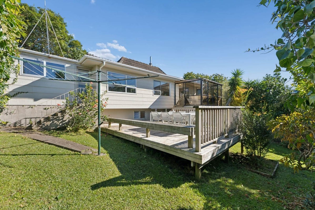 1/6 Sandiacre Way, Browns Bay, Auckland - Carousel 2