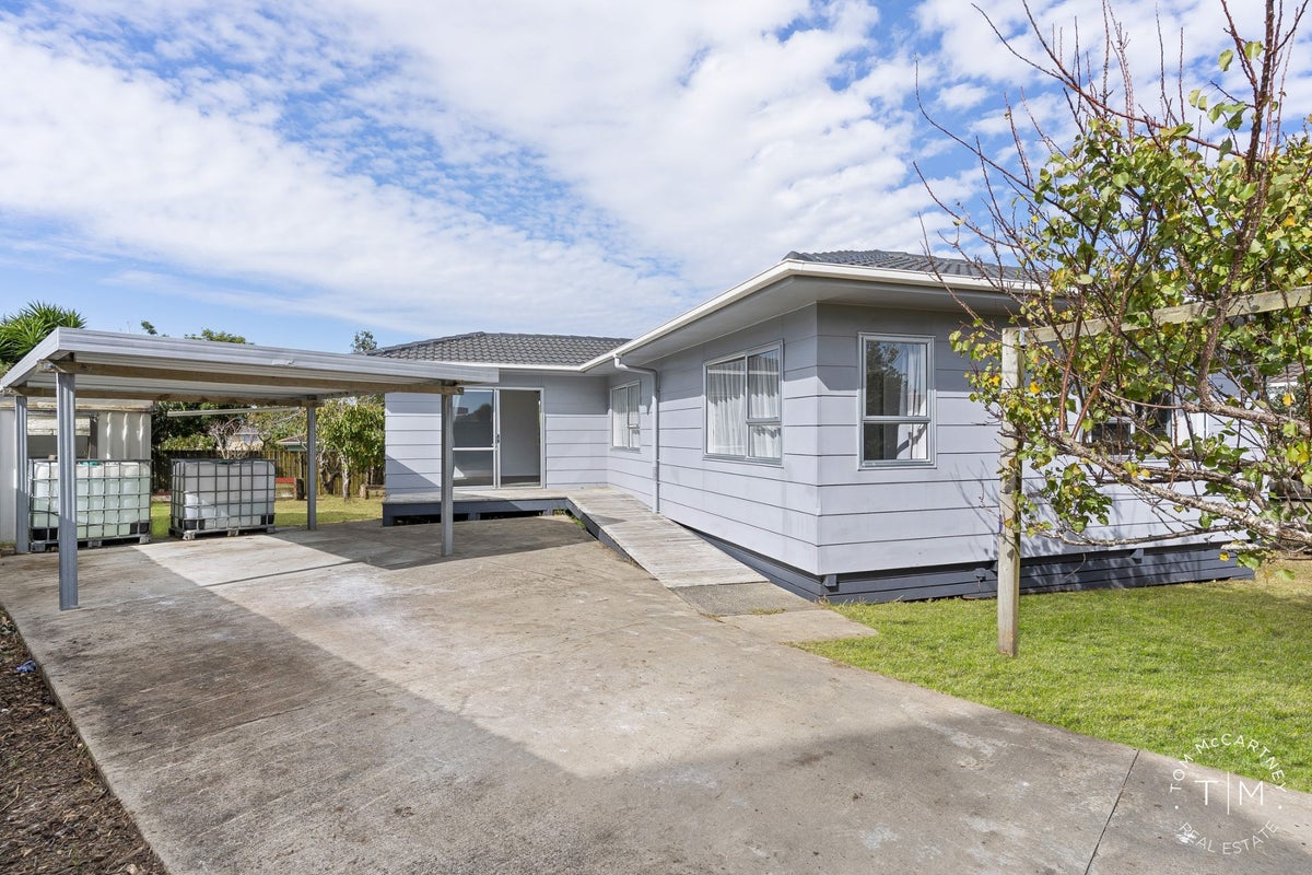 5 De Bloge Place, Clendon Park, Auckland - Carousel 1