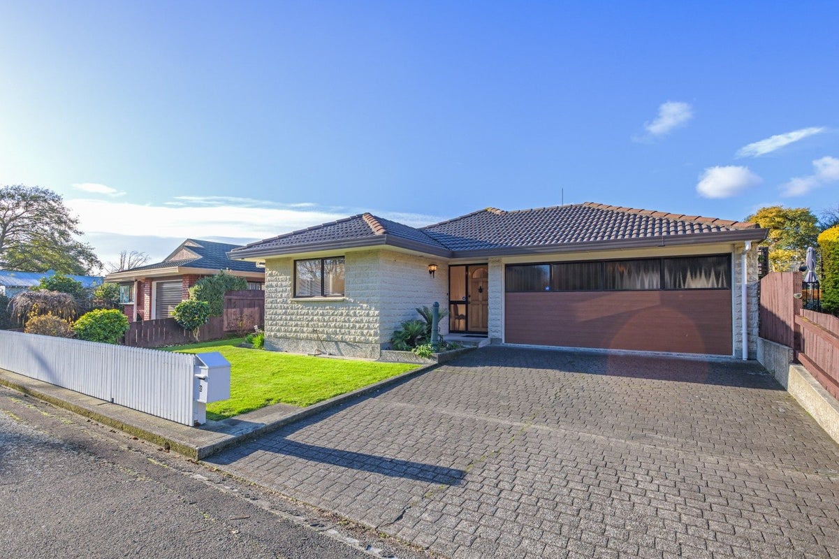 2 Astrid Court, Awapuni, Palmerston North - Carousel 20